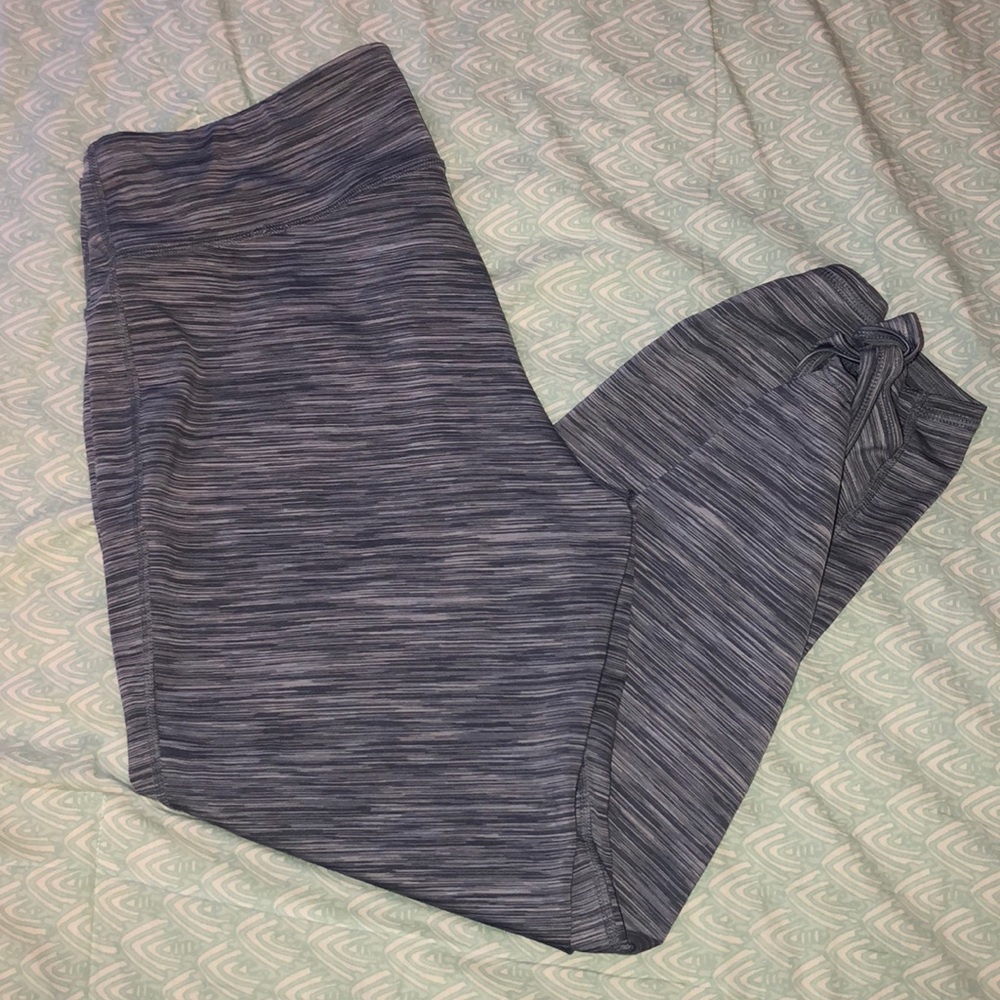 7/8 grey leggings